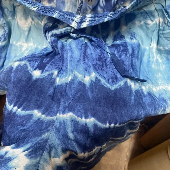 Tie Dye Blue and White Shorts with pocket- S - Picture 9 of 9